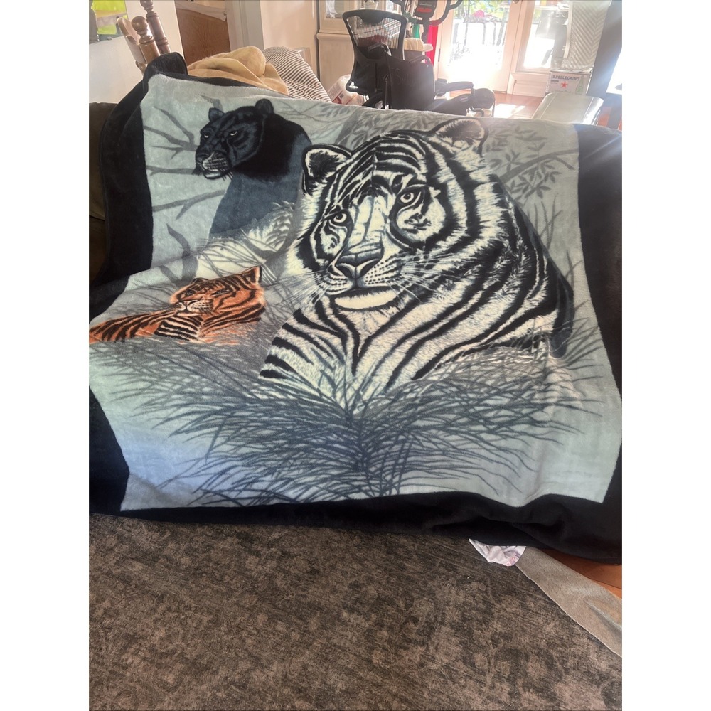 WHITE TIGER BLACK‎ PANTHER BENGAL TIGER 90" X 76" REVERSIBLE BLANKET